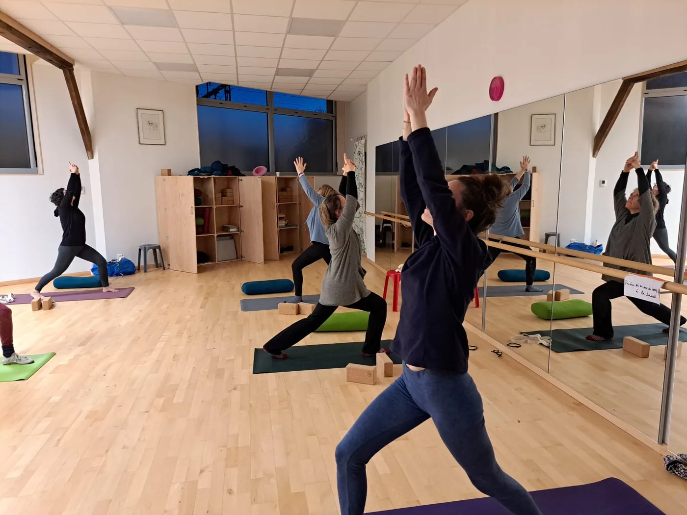 Cours de yoga accessible avec Karine Birot à La Bola Clisson